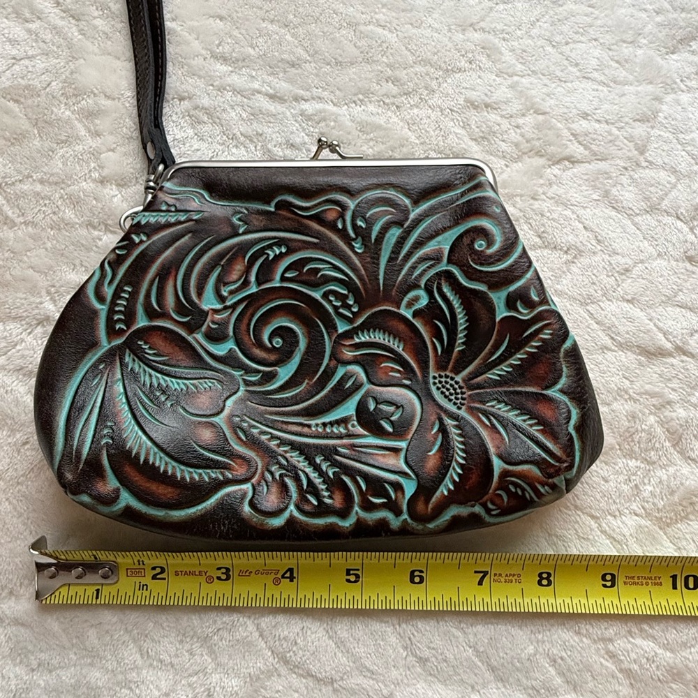 Patricia Nash Kisslock Wristlet, NWOT, Turquoise and Brown Embossed - Picture 9 of 14